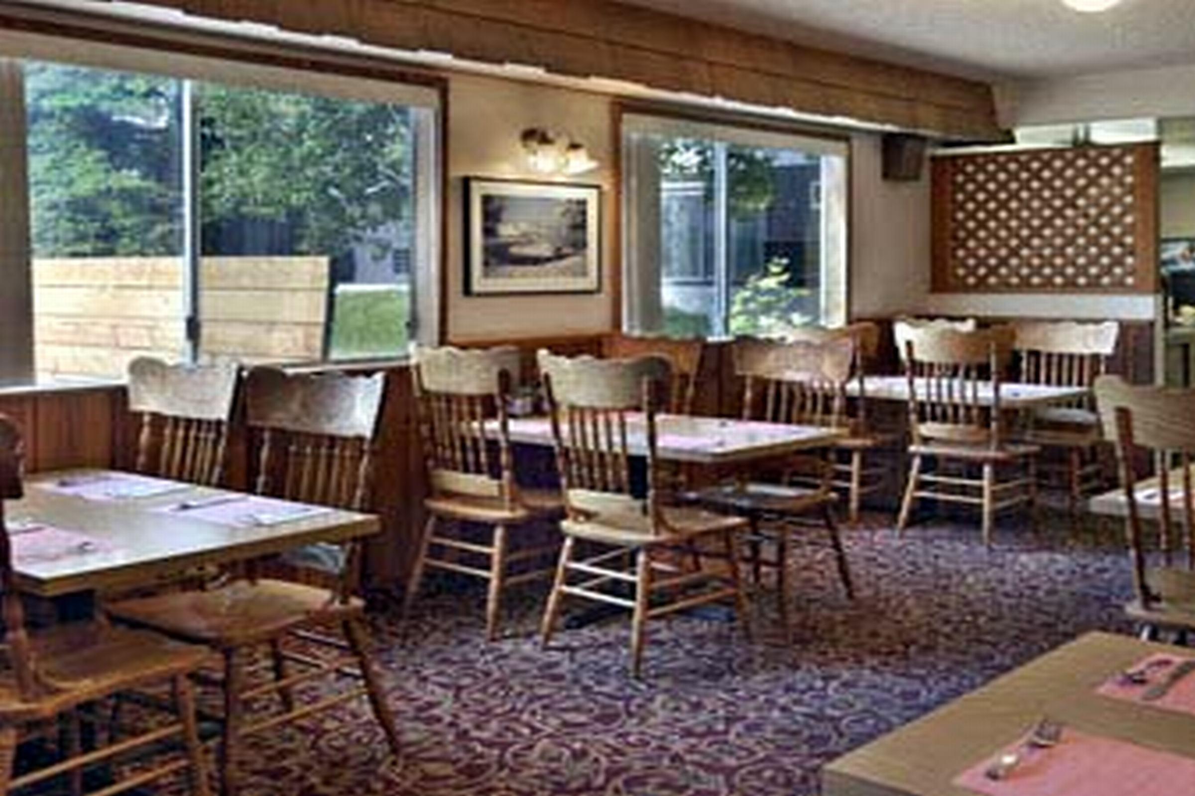 Knights Inn Evanston Restaurant photo